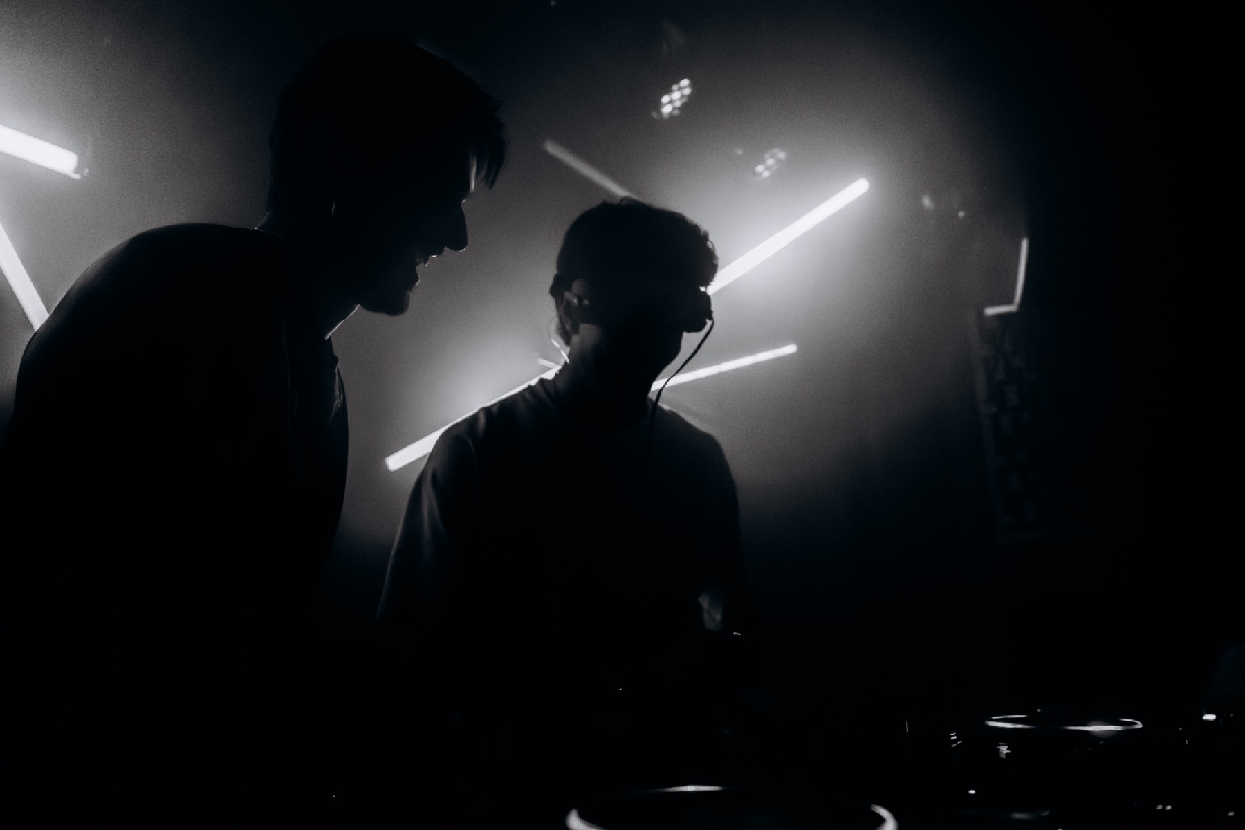Gibbs × Burney — frame 02