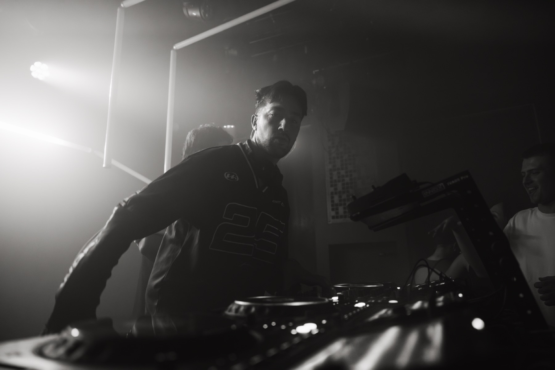 Gibbs × Burney — frame 07